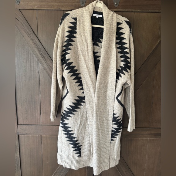 Elegant Beige and Black Women's Cardigan - Picture 1 of 7